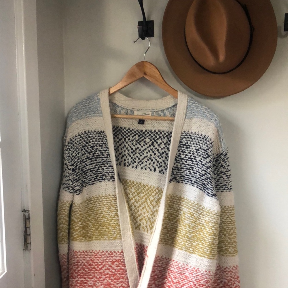 Long colorful sweater perfect for teachers and professionals